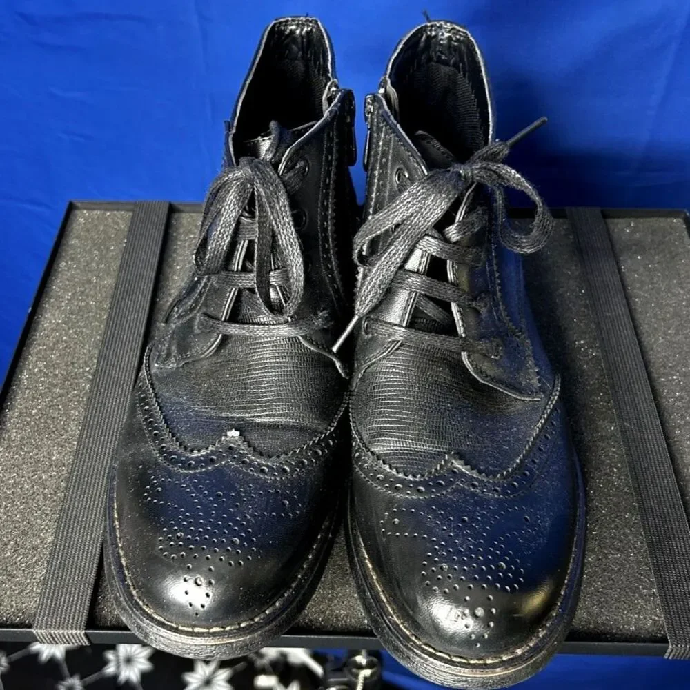 Shenbo Mens Black Leather Wingtip Brogue Ankle Boots Sz 11.5 Oxford Classic